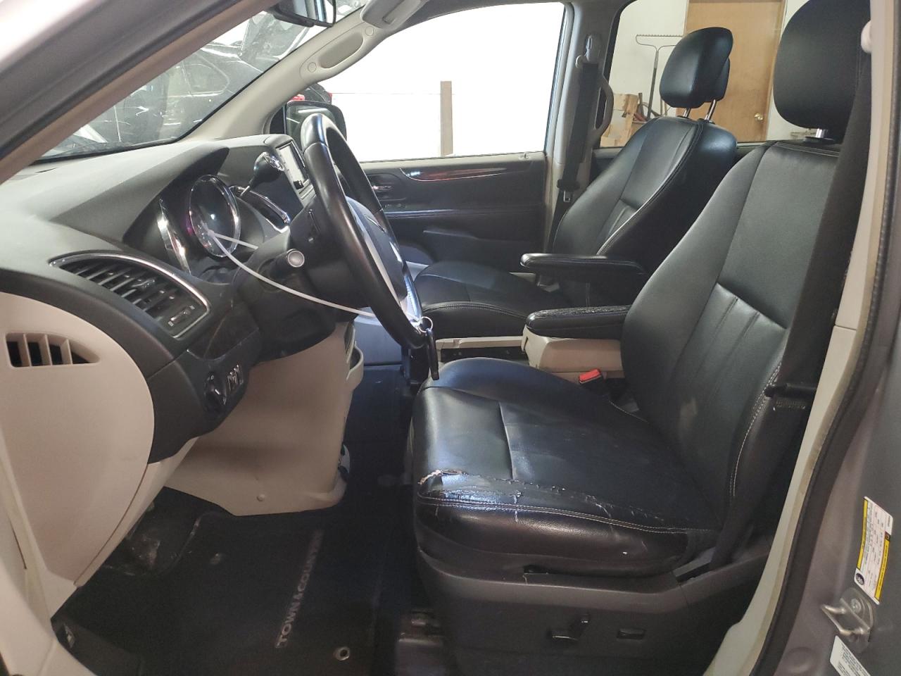 CHRYSLER TOWN & COUNTRY TOURING