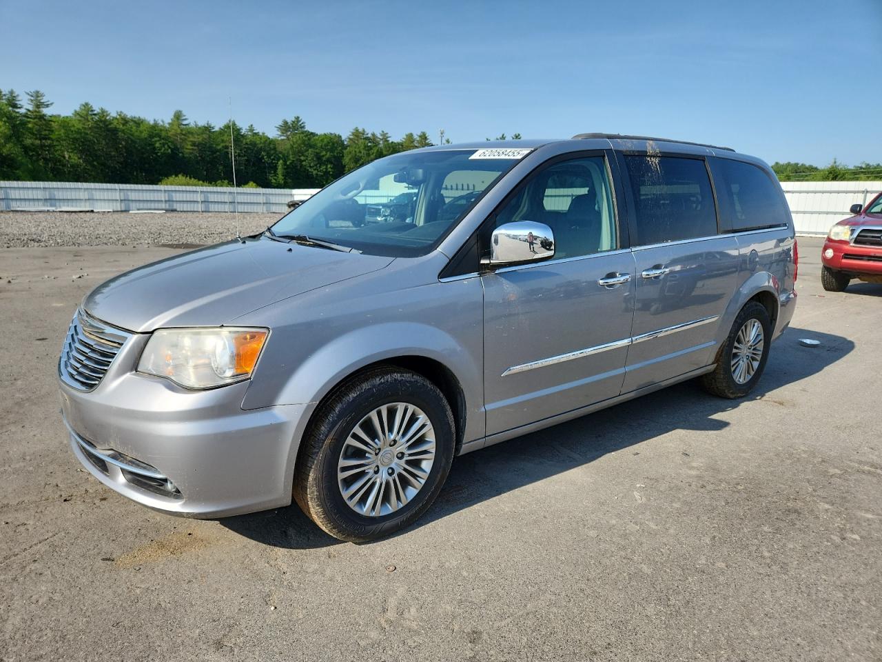 CHRYSLER TOWN & COUNTRY TOURING L