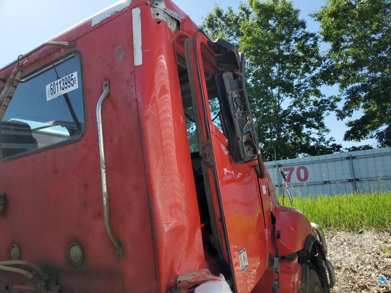 Lot #3297960809 2018 FREIGHTLINER COLUMBIA