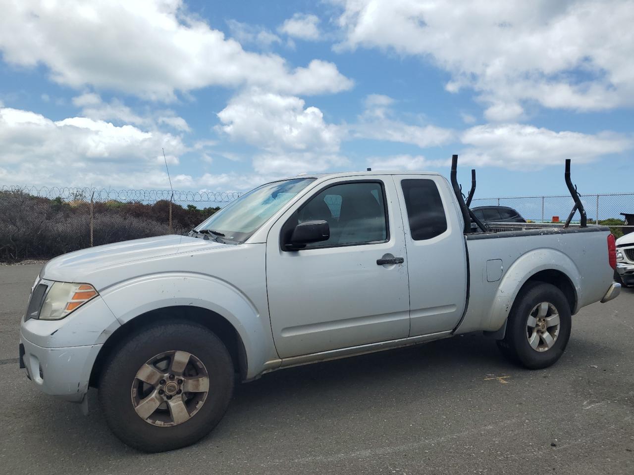 NISSAN FRONTIER SV