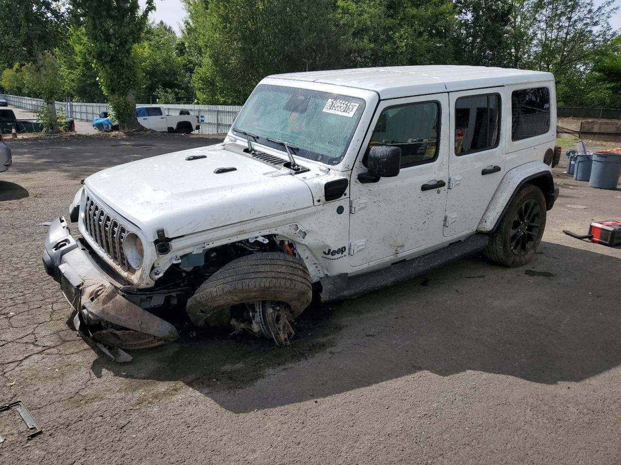  Salvage Jeep Wrangler