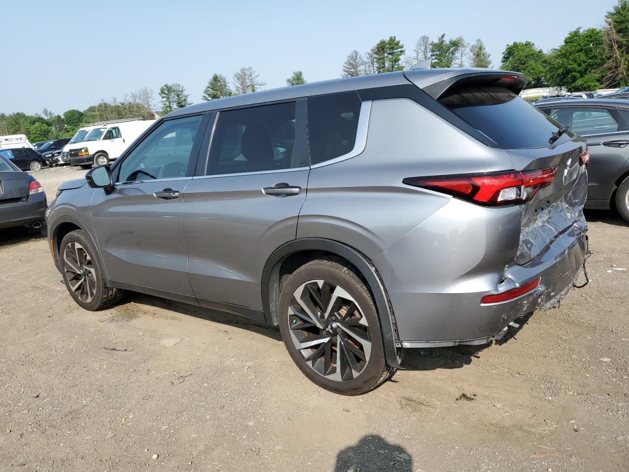 MITSUBISHI OUTLANDER SE