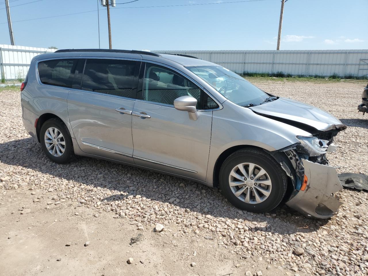 CHRYSLER PACIFICA TOURING L