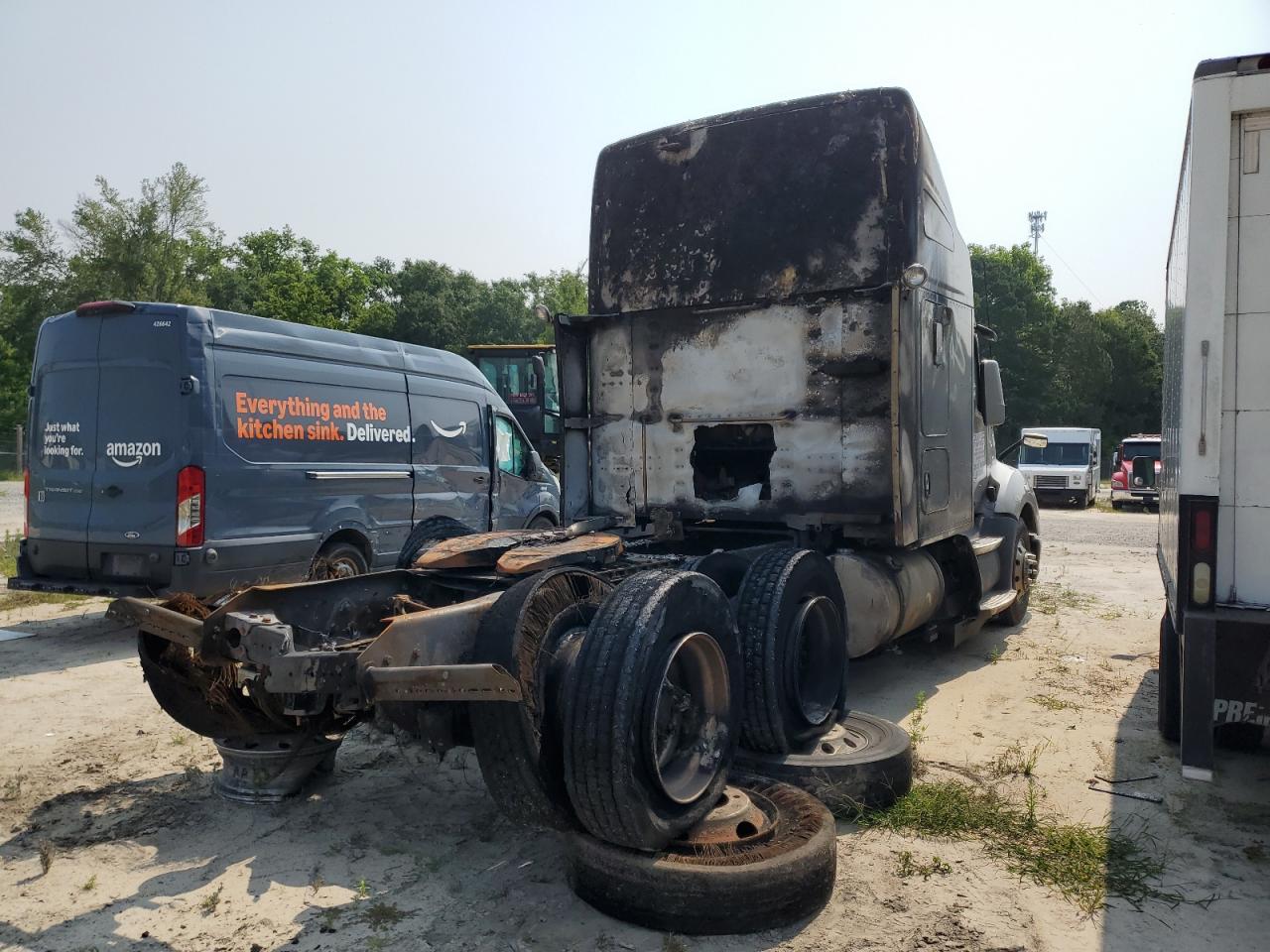 Lot #3305352326 2017 KENWORTH CONSTRUCTI