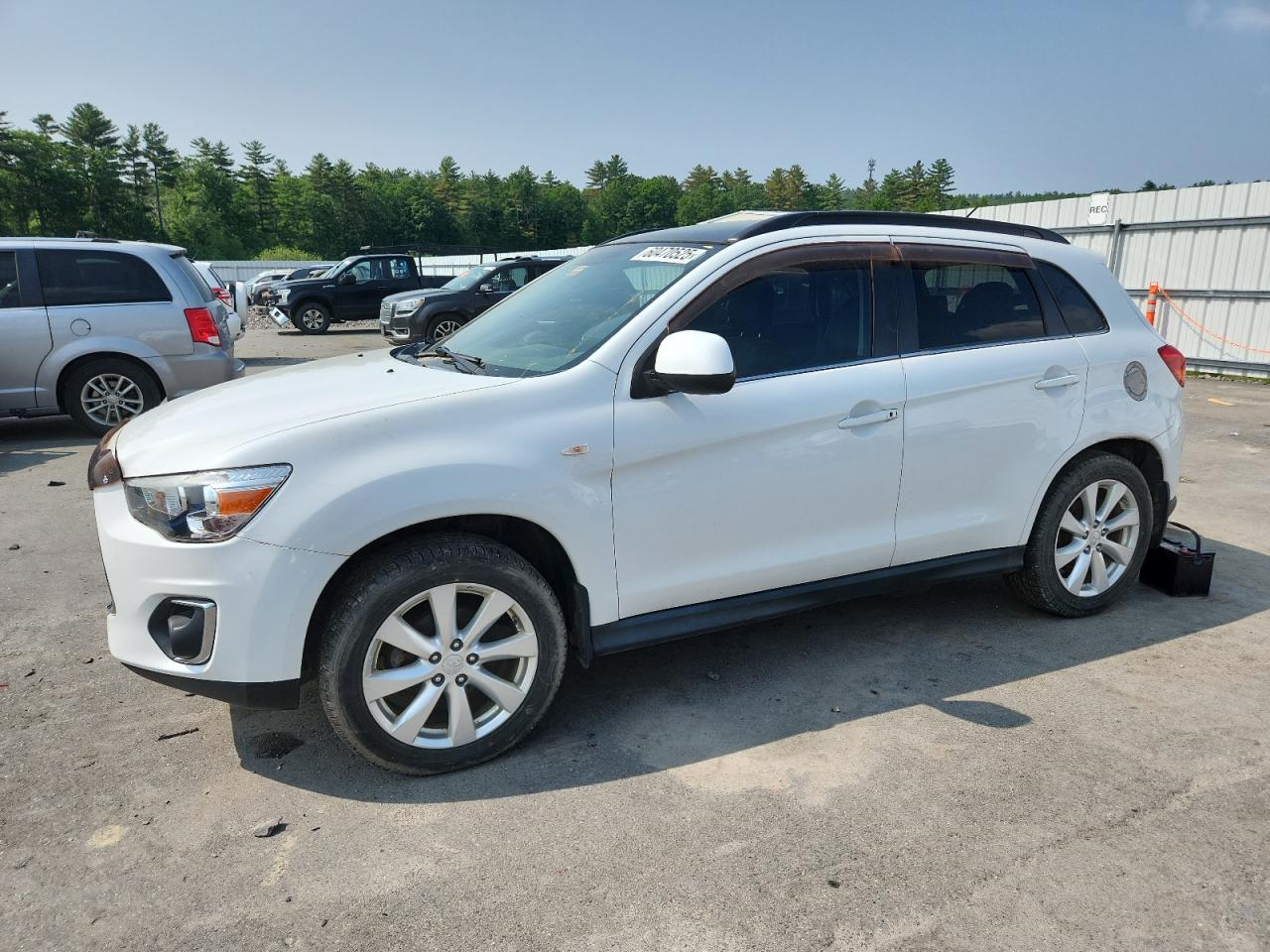 MITSUBISHI OUTLANDER SE