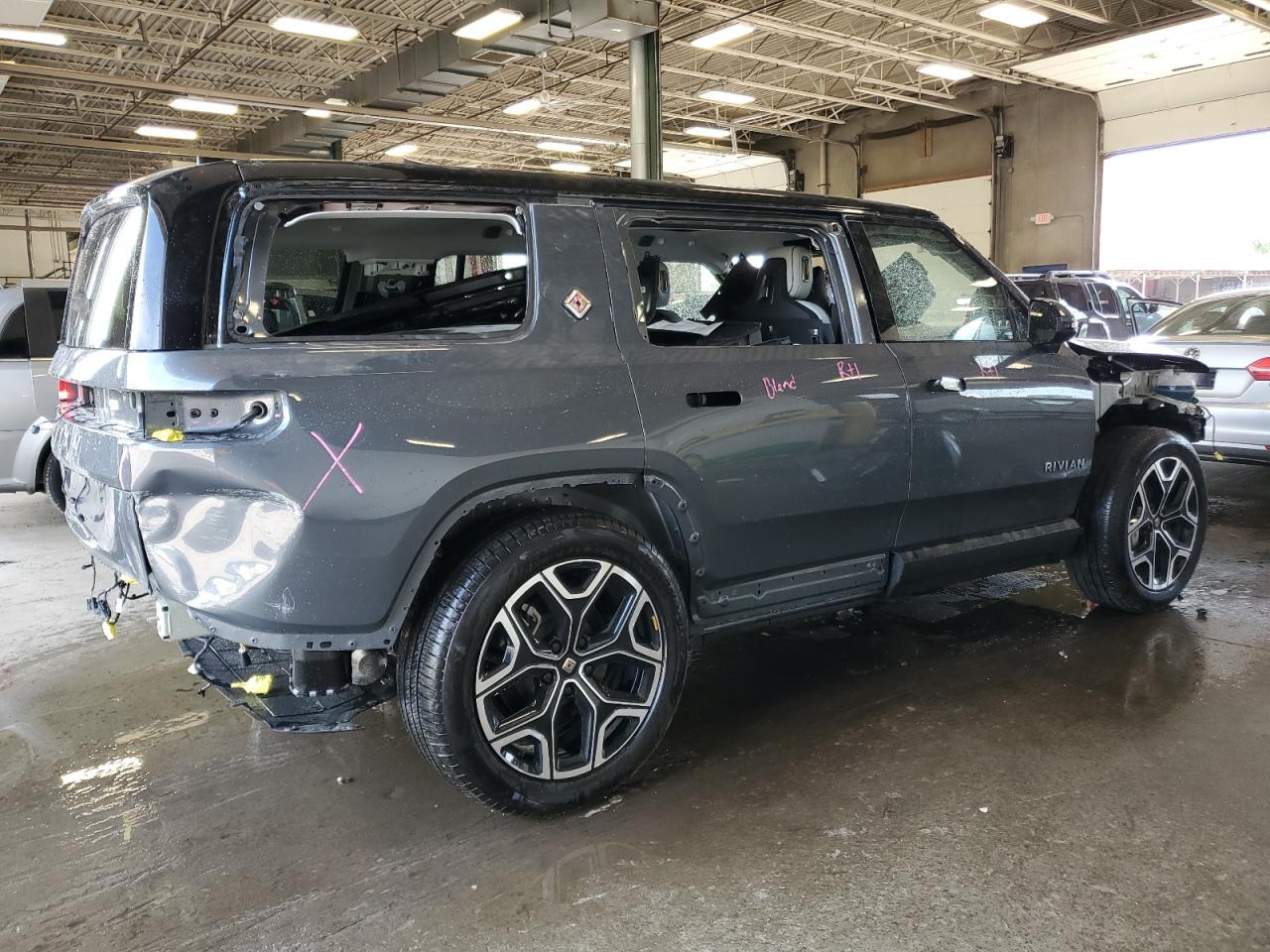 RIVIAN R1S ADVENTURE