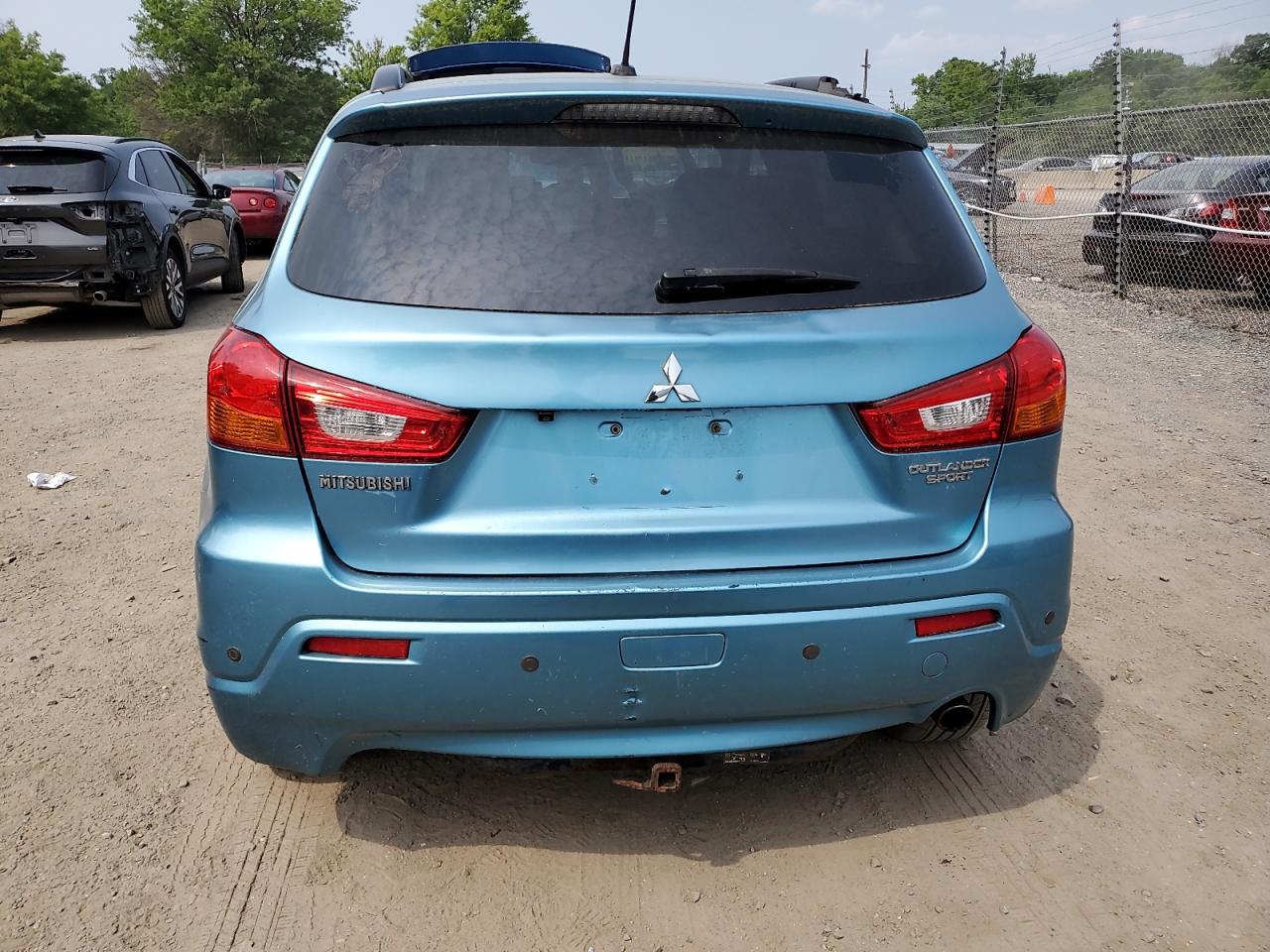 MITSUBISHI OUTLANDER SE