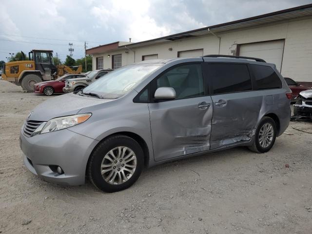 TOYOTA SIENNA XLE