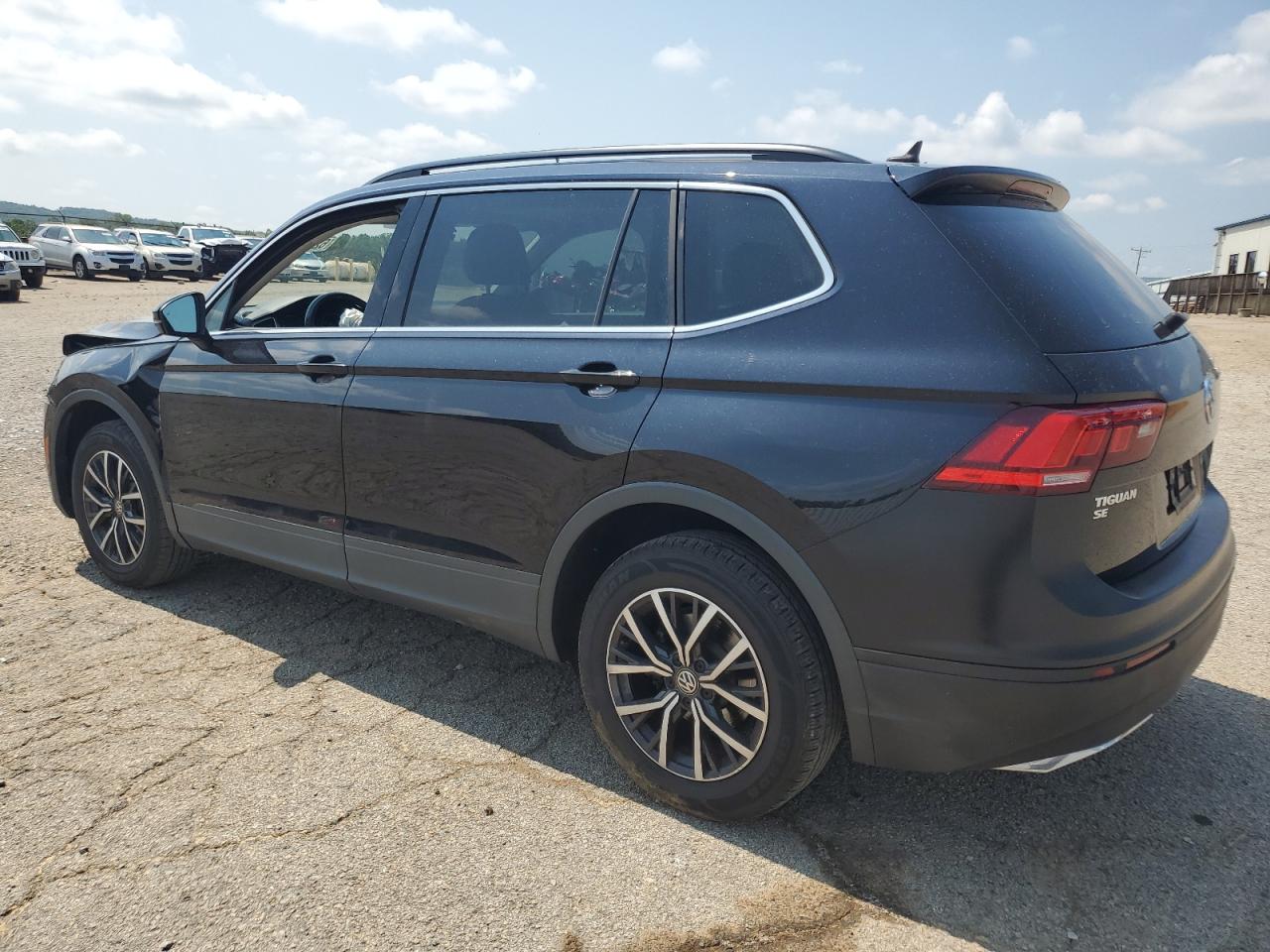 VOLKSWAGEN TIGUAN SE