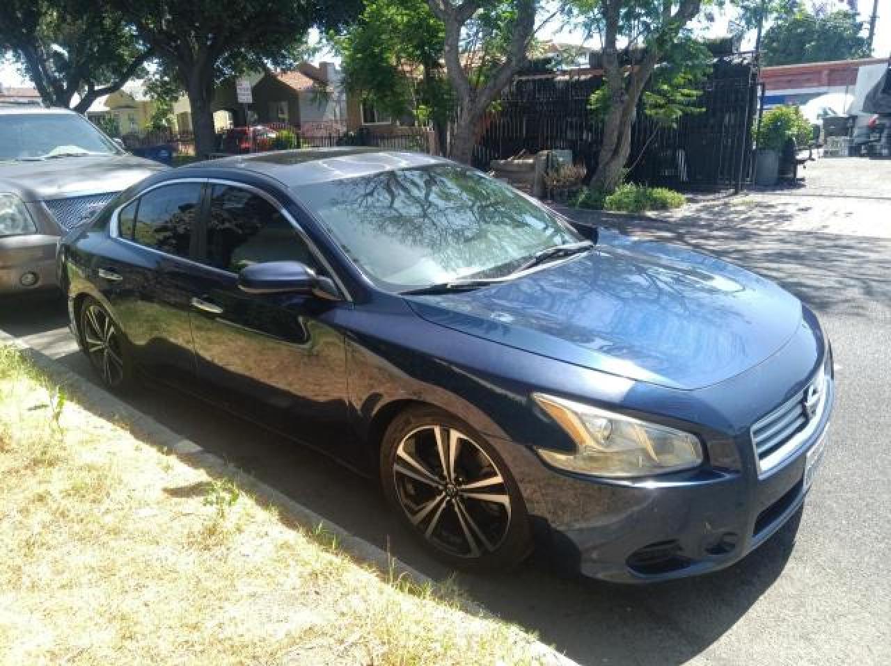 NISSAN MAXIMA S