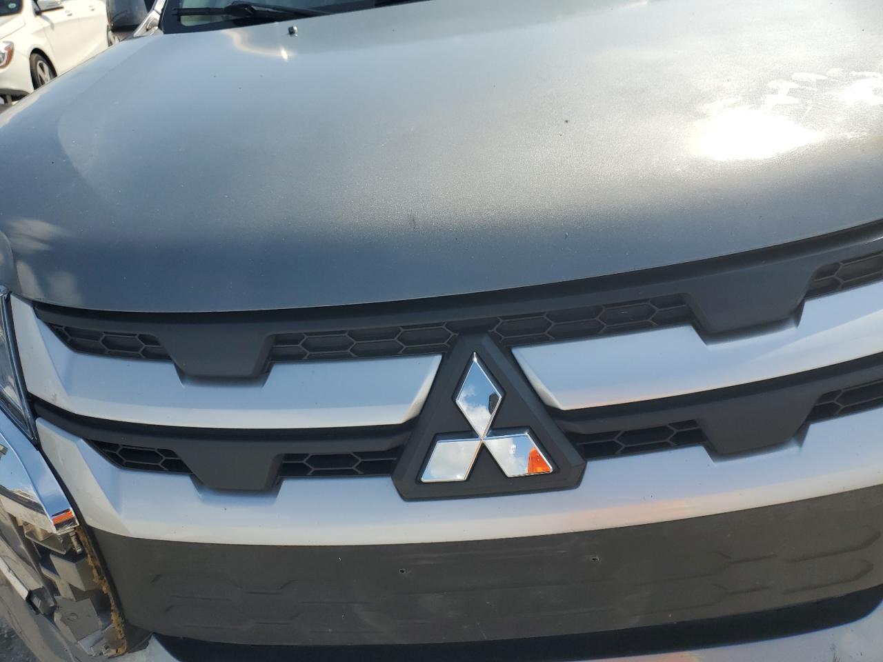 MITSUBISHI OUTLANDER ES