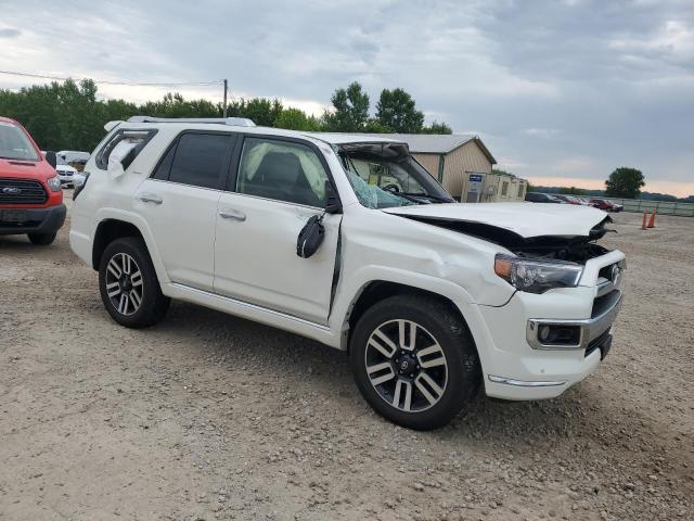 2019 TOYOTA 4RUNNER SR JTEBU5JR5K5690210