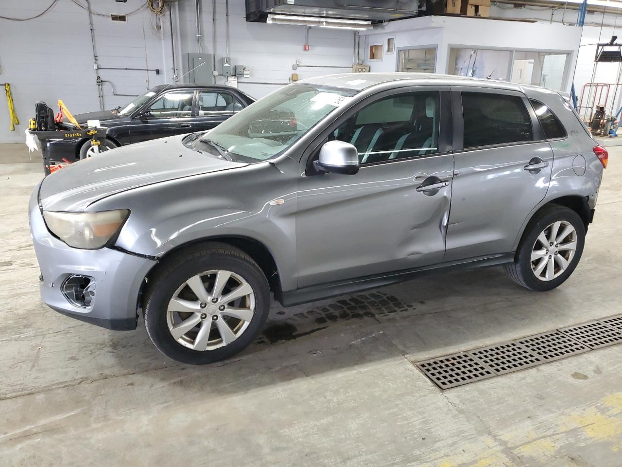MITSUBISHI OUTLANDER ES