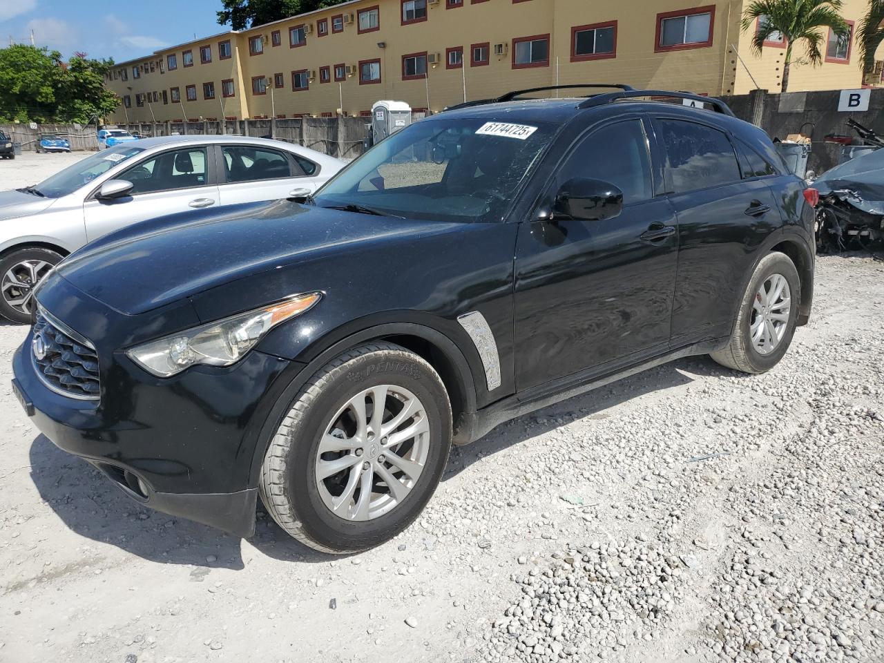INFINITI QX70