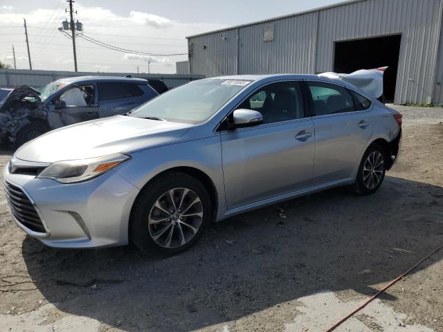 TOYOTA AVALON XLE