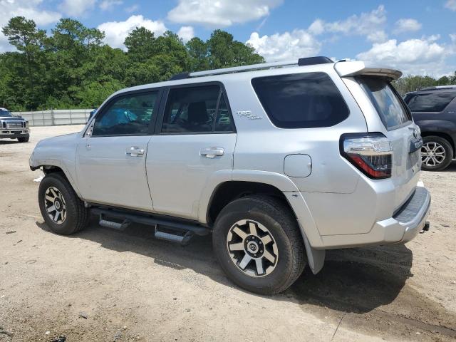 2018 TOYOTA 4RUNNER SR JTEBU5JR4J5602620