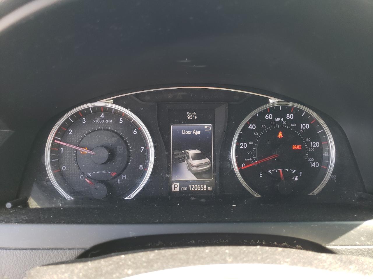 Toyota Camry le 2016
