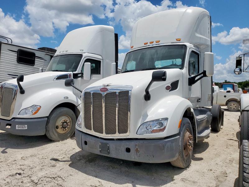 PETERBILT 579 2016 white tractor diesel 1XPBA48X9GD339436 photo #3