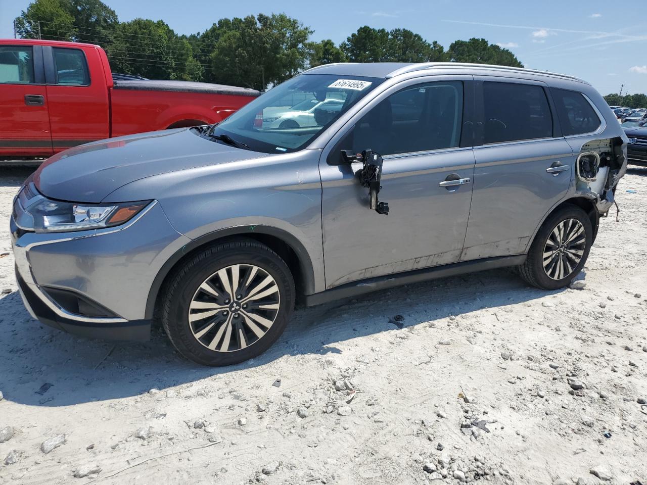MITSUBISHI OUTLANDER SE