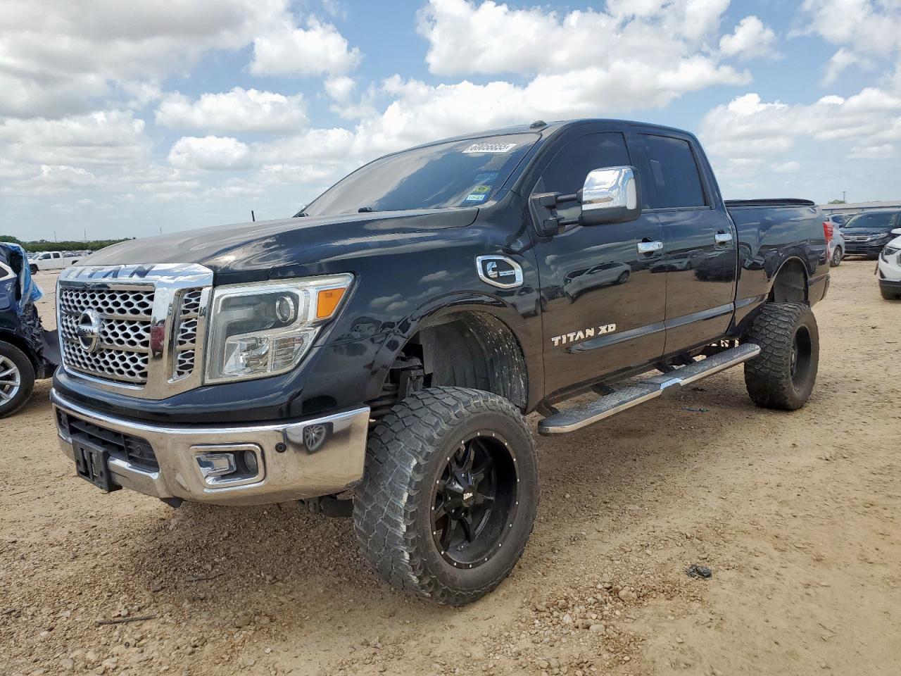 NISSAN TITAN SL