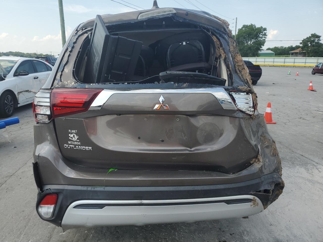 MITSUBISHI OUTLANDER ES