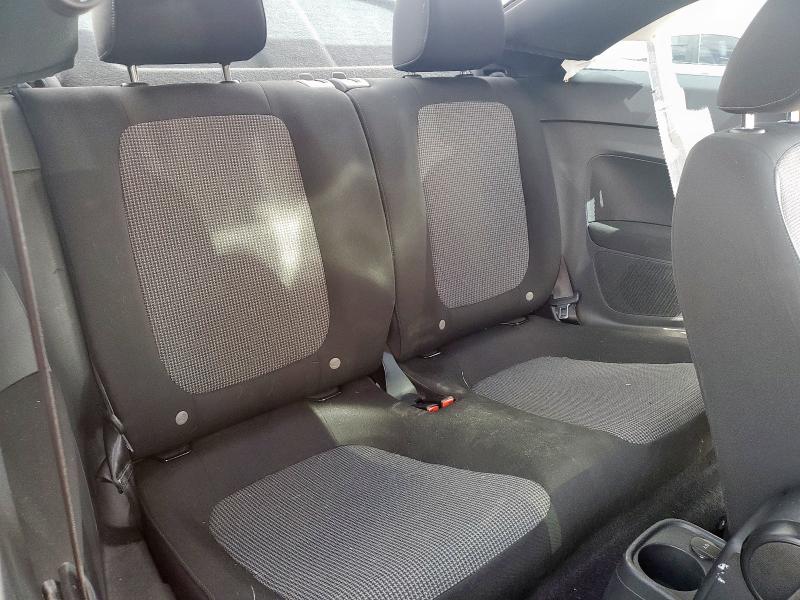 2018 VOLKSWAGEN BEETLE S 3VWFD7AT6JM720933