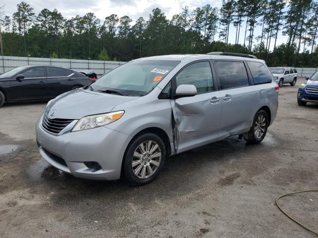 TOYOTA SIENNA LE
