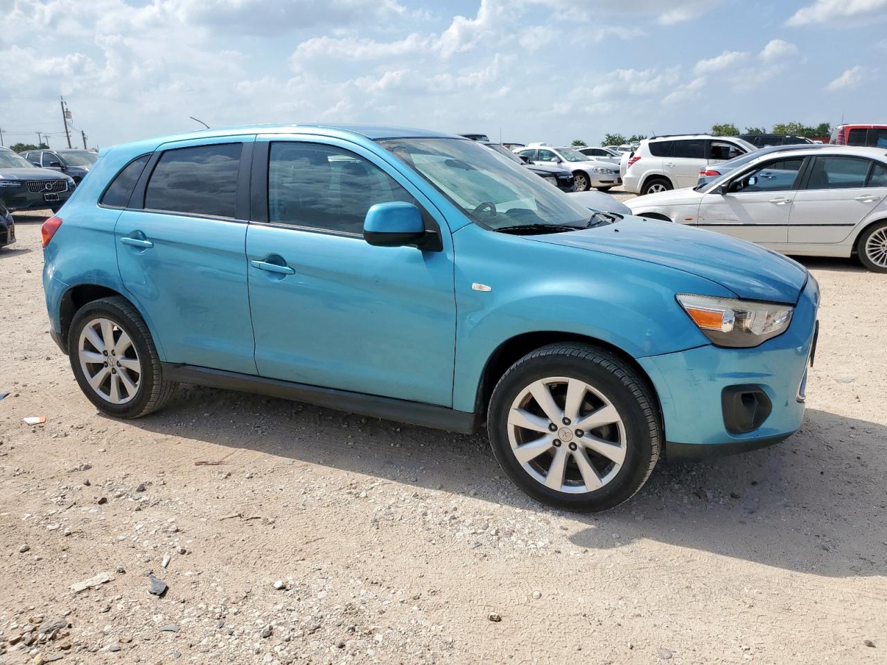 MITSUBISHI OUTLANDER ES