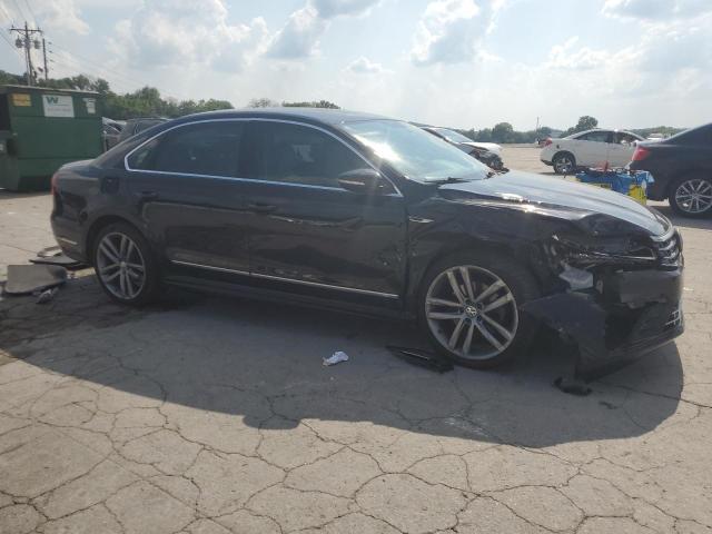 2017 VOLKSWAGEN PASSAT R-L 1VWDT7A30HC049815