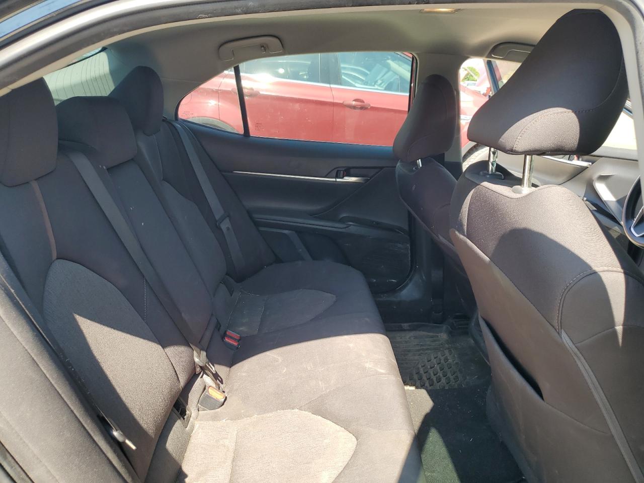Toyota Camry le 2020