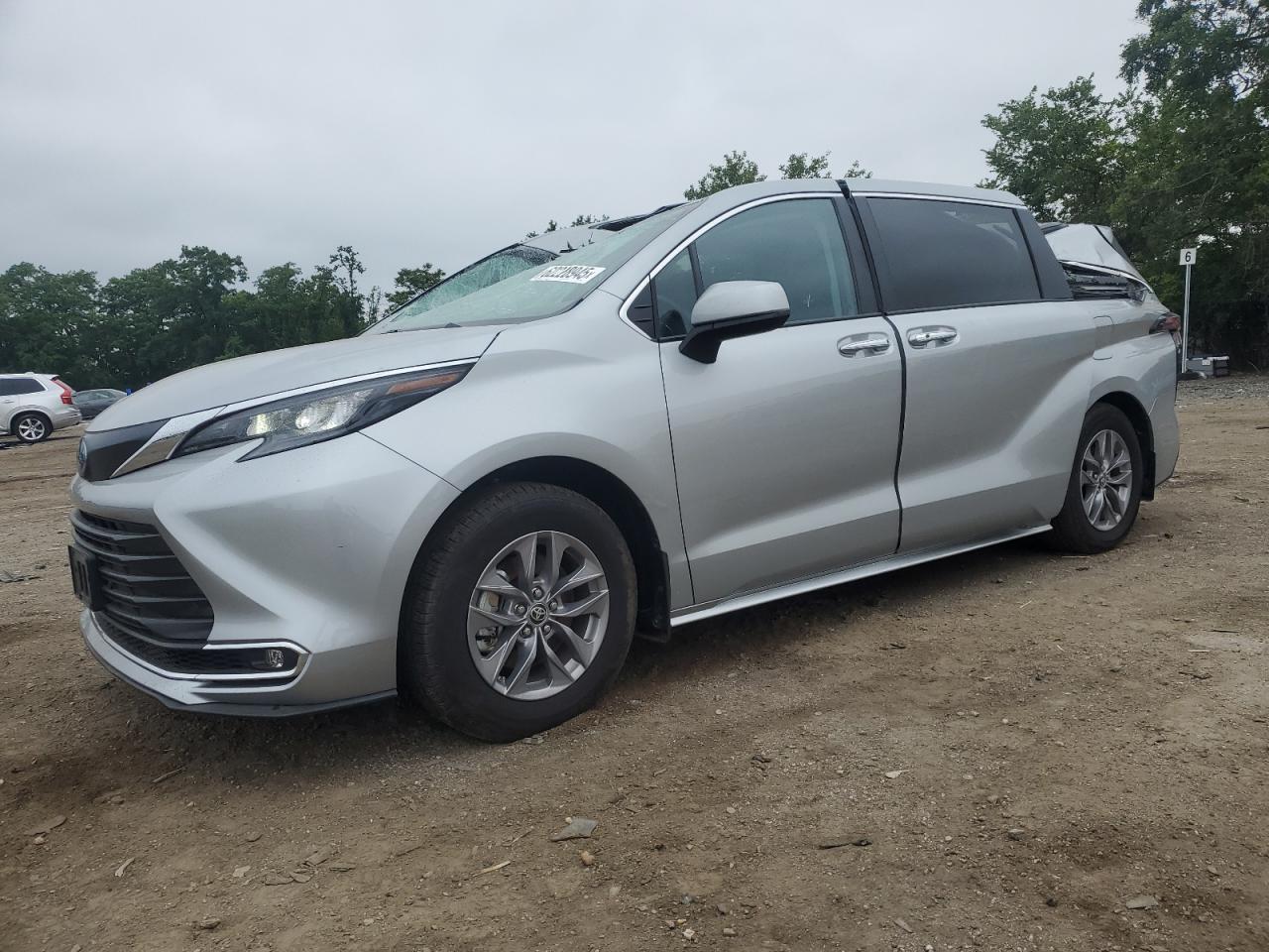 TOYOTA SIENNA XLE