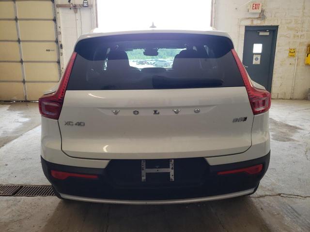 2023 VOLVO XC40 CORE YV4L12UK3P2959552
