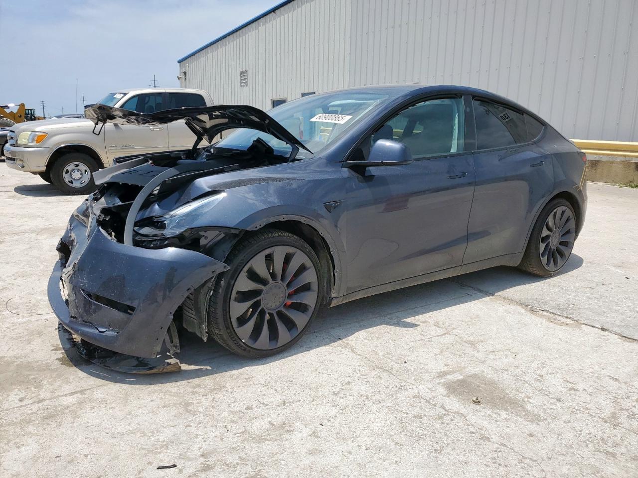 TESLA MODEL Y