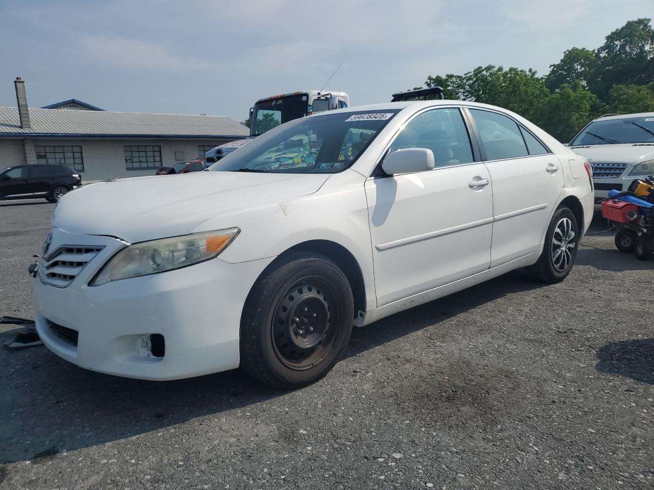 TOYOTA CAMRY BASE