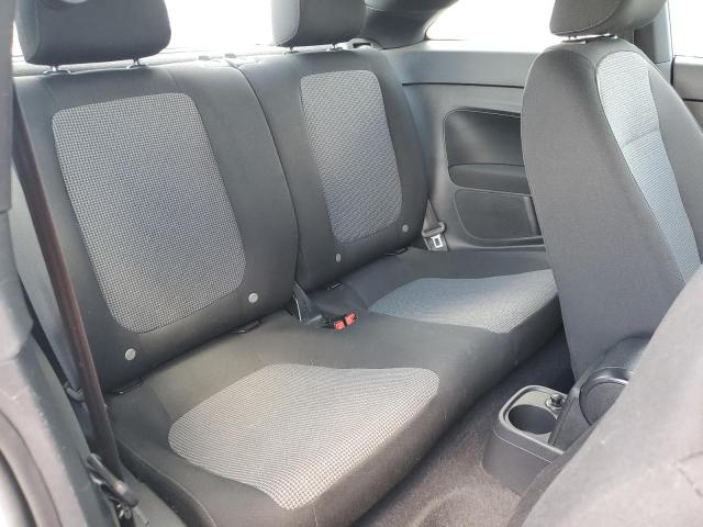 2018 VOLKSWAGEN BEETLE S 3VWFD7AT0JM703383