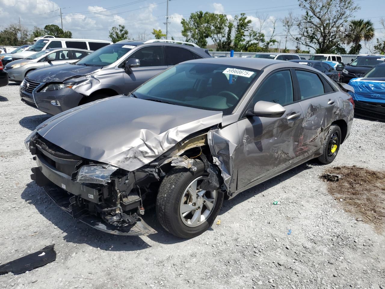 HYUNDAI ELANTRA SE