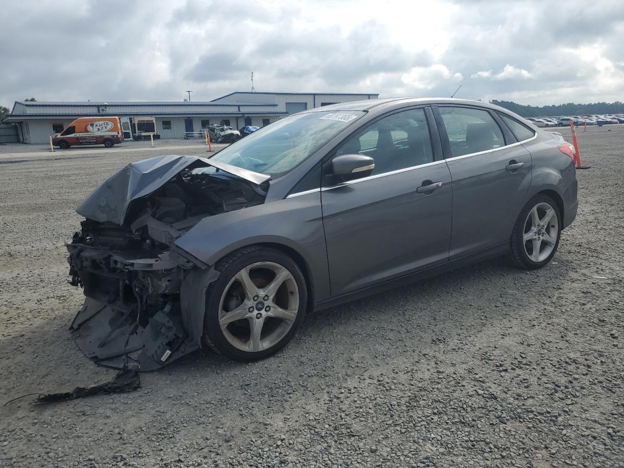 FORD FOCUS TITANIUM