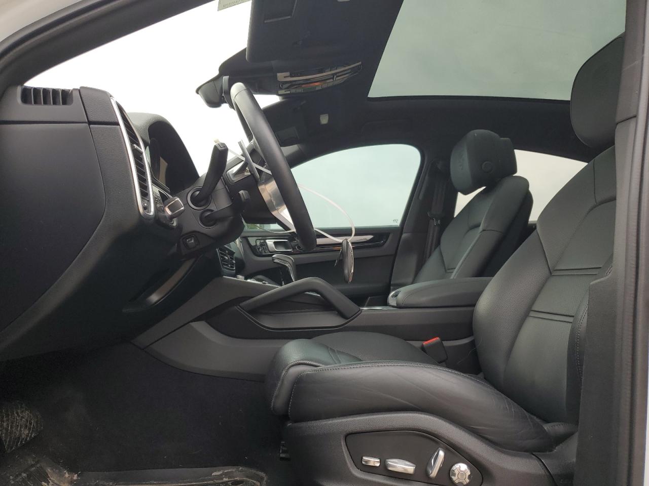 PORSCHE CAYENNE COUPE