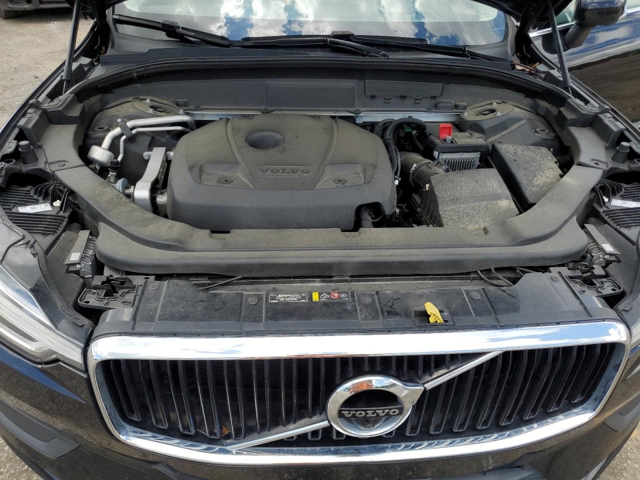 VOLVO XC60 T5 MOMENTUM