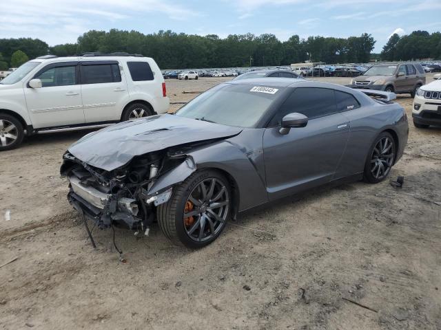 NISSAN GT-R PREMI