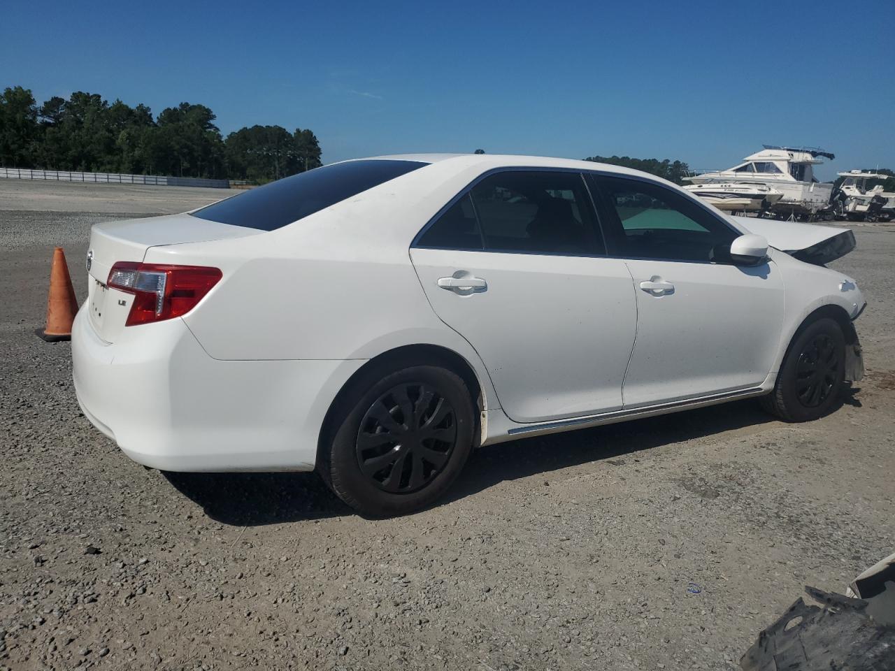 TOYOTA CAMRY BASE