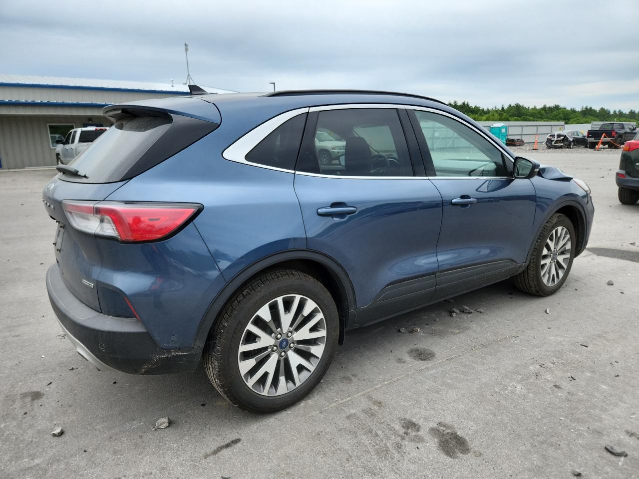 FORD ESCAPE TITANIUM