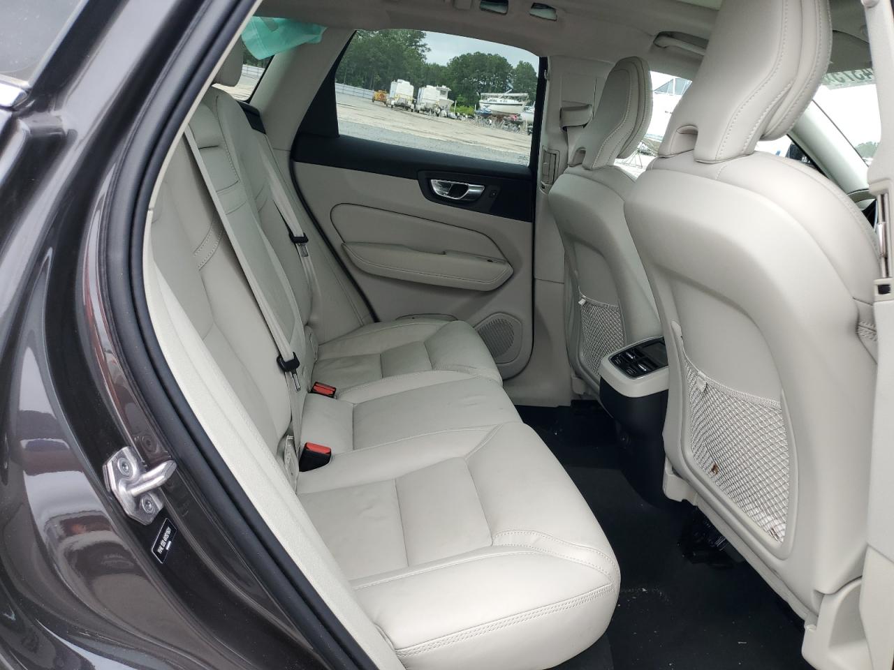 VOLVO XC60 B5 INSCRIPTION