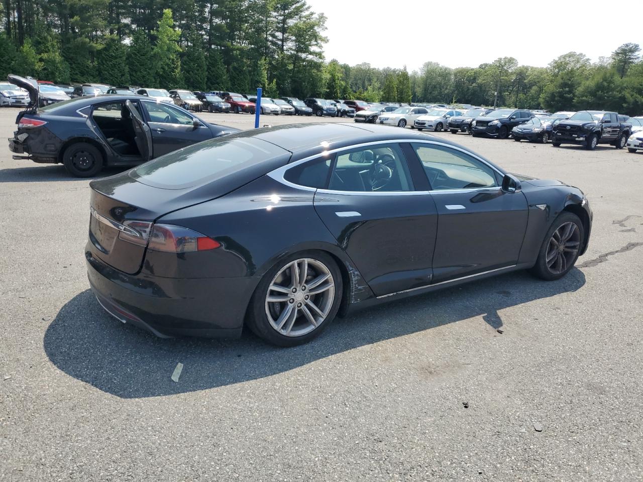 TESLA MODEL S