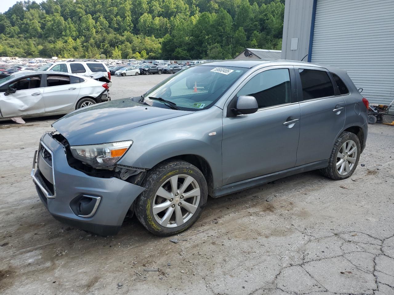 MITSUBISHI OUTLANDER SE