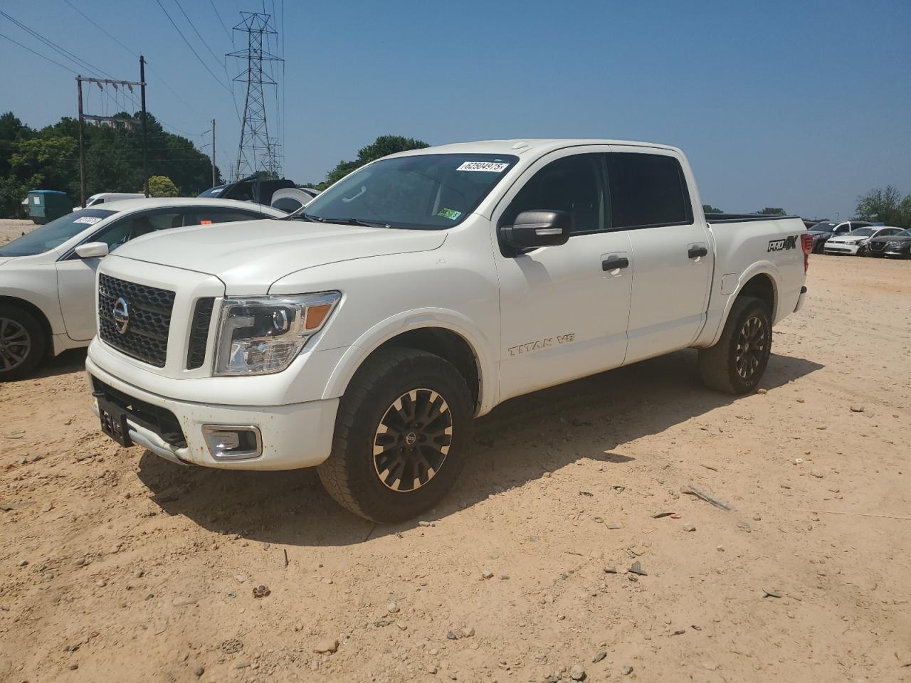 NISSAN TITAN SV