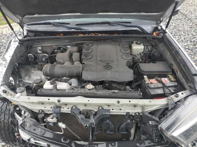 2019 TOYOTA 4RUNNER SR JTEBU5JRXK5618158