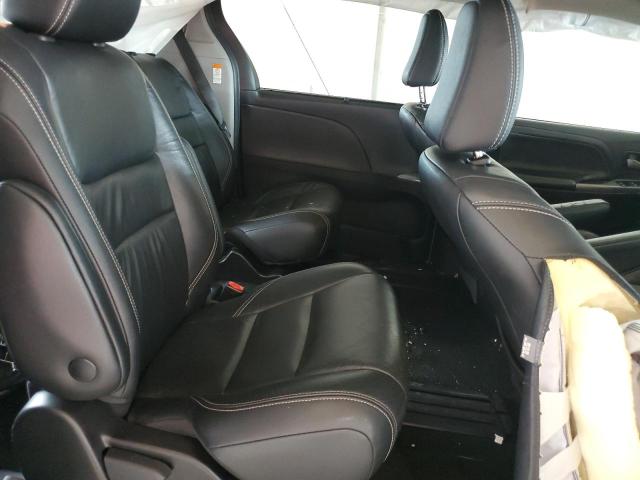 2018 TOYOTA SIENNA SE 5TDXZ3DCXJS959771