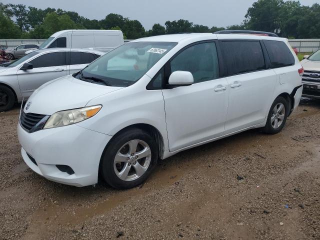TOYOTA SIENNA LE