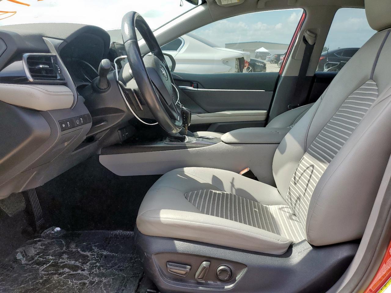 TOYOTA CAMRY SE NIGHT SHADE